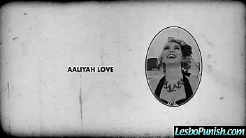 Using sex toys in hard play on cam by lesbians aaliyah&cherie video 01