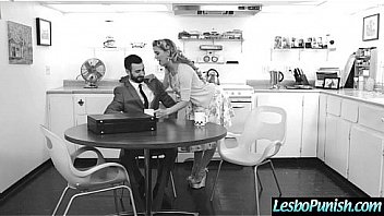 Using sex toys in hard play on cam by lesbians aaliyah&cherie video 01