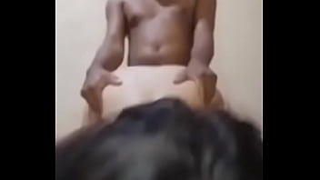 No meio da metida ela pegou o celular e filmou a própria cara gozando no cu