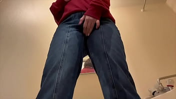 【女子大生の休日の日のルーティン動画】試着室でオナニーして家で買ったジーンズにお漏らししました。