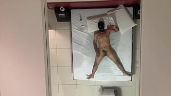 Peguei a morena de quatro na cadeira do motel