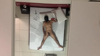 Peguei a morena de quatro na cadeira do motel