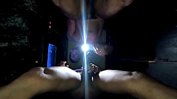 Dando no gloryhole sem capa a desconhecidos