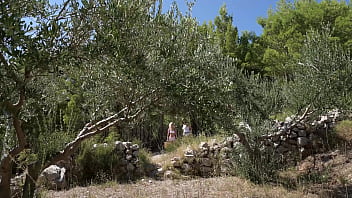 Picnic perfection part 1 lesbian babes candee licious and olivia del rio share a strap on in the countryside gp3154