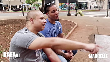 Festinha em casa com 3 milfs gostosa entraram na piroca