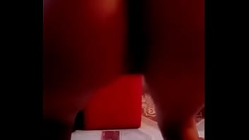 Putita bailando en hilo