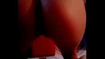 Putita bailando en hilo