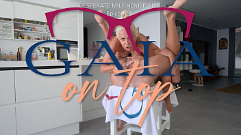 361 desperate housewife milf pissing anal pegging fisting