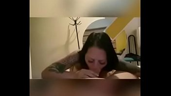 Se lo chupo con mucho morbo