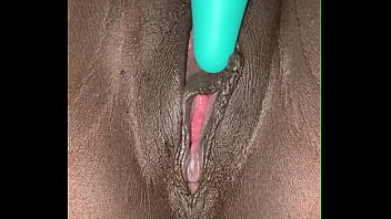 Focus cum solo girl masturbates