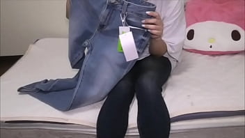 脚にぴったしのお気に入りのピチピチのじーぱんでオナニー