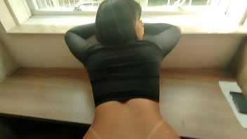 Fudendo minha enteada na sacada veja o que aconteceu