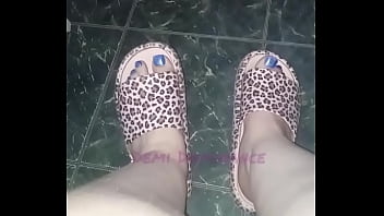 Beta fried brains need to obey in order to function you have a hive mind now worship the queen the queen wants tho