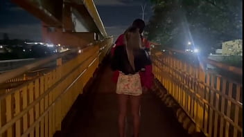 Esposa chupando um fã na dutra