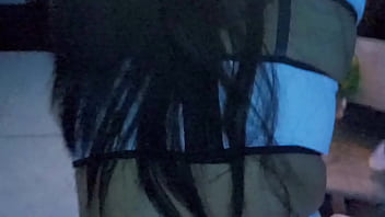 Pequeña latina 18 años convence a su cuñado para follar el pajero no duro nada