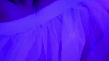 Pequeña latina 18 años convence a su cuñado para follar el pajero no duro nada