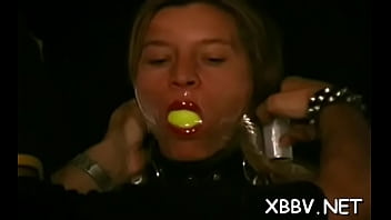 Glamour lady who loves masturbating