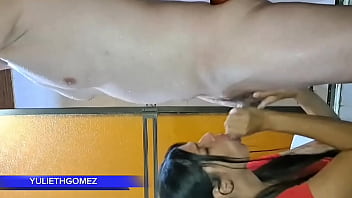 At the gym i give my stepfather a great blowjob while the trainer is watching us casero real