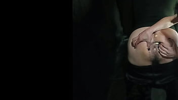 My girlfriend puts a banana in my ass mi novia me mete una banana en el culo