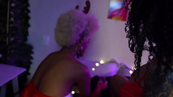 Free ebony hotties in dirty lesbian sex