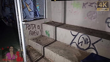 Monica lima a hotwife mais desejada do brasil vai para a praça publica e distribui a buceta para todos os pauzudos que estao no local e depois de tudo toma muito leitinho na boca