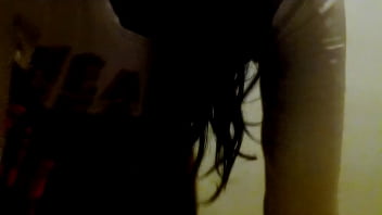 Colegiala hace trabajo practico de educacion sexual