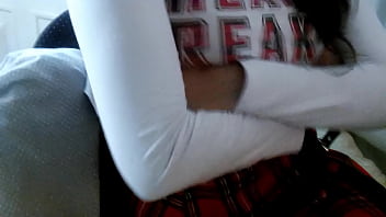 Colegiala hace trabajo practico de educacion sexual