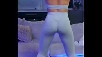 Nice round ass that can clap clap