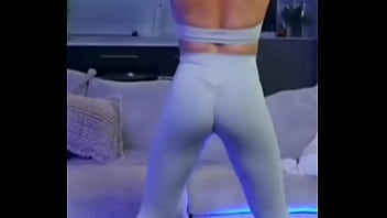 Nice round ass that can clap clap
