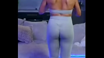 Nice round ass that can clap clap