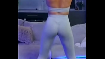 Nice round ass that can clap clap