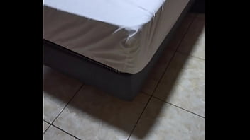 Joven acepta usar lencería en lima por dinero