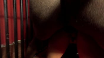 Negão comendo coroa ninfomaníaca