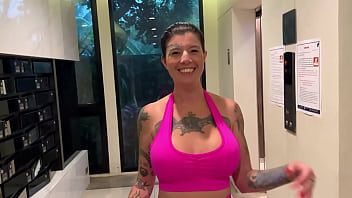 Vizinho do predio me fudeu sem camisinha