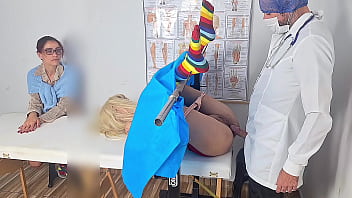 Madrasta leva enteada pela primeira vez ao ginecologista