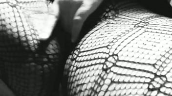 Tocandome la colita sola