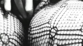 Tocandome la colita sola