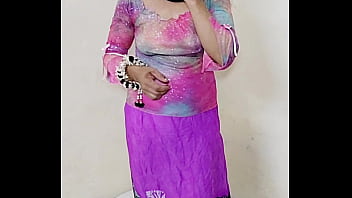 هذه ليست امرأة عربية أصيلة، إنها نار، ما أجملها من جمال رقيق، ما أجمل عيونها الساحرة