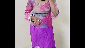 هذه ليست امرأة عربية أصيلة، إنها نار، ما أجملها من جمال رقيق، ما أجمل عيونها الساحرة