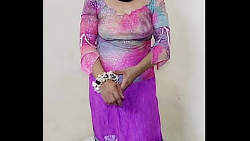 هذه ليست امرأة عربية أصيلة، إنها نار، ما أجملها من جمال رقيق، ما أجمل عيونها الساحرة