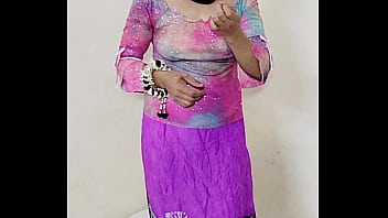 هذه ليست امرأة عربية أصيلة، إنها نار، ما أجملها من جمال رقيق، ما أجمل عيونها الساحرة thumbnail