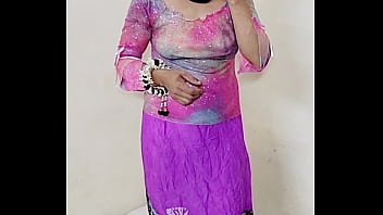 هذه ليست امرأة عربية أصيلة، إنها نار، ما أجملها من جمال رقيق، ما أجمل عيونها الساحرة