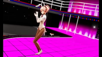 Mika sings and dances to apple pie with carrot buttplug