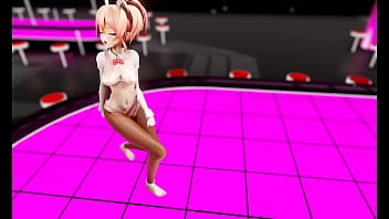 Mika sings and dances to apple pie with carrot buttplug