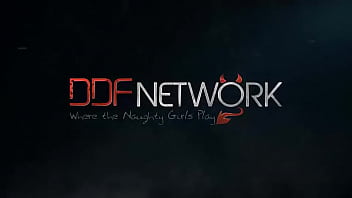 Sunshine masturbation voluptuous blonde fingers her box