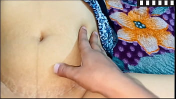 Chica de coño peludo mamando verga y cogiendo rico