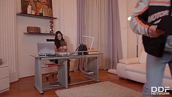 Signature required delivery guy gets blowjob in office