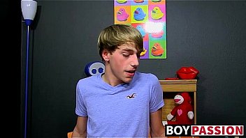 Young Asshole Dildo Stretched Solo thumbnail