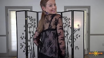 Solo stripping off performance sunny lane is freaking hot