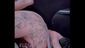 Toda safadinha e burrinha se exibindo